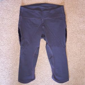 Lululemon grey crops - size 8